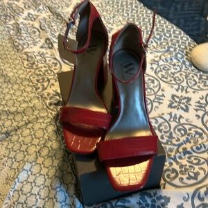 Worthington Red croc pattern ankle strap, chunky heel sandals size 9M NWT